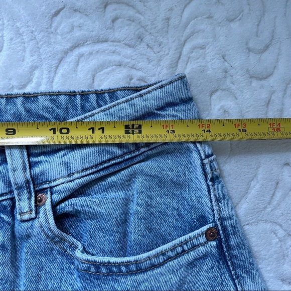 H&M 90s Baggy Lightwash Jeans - Picture 6 of 11